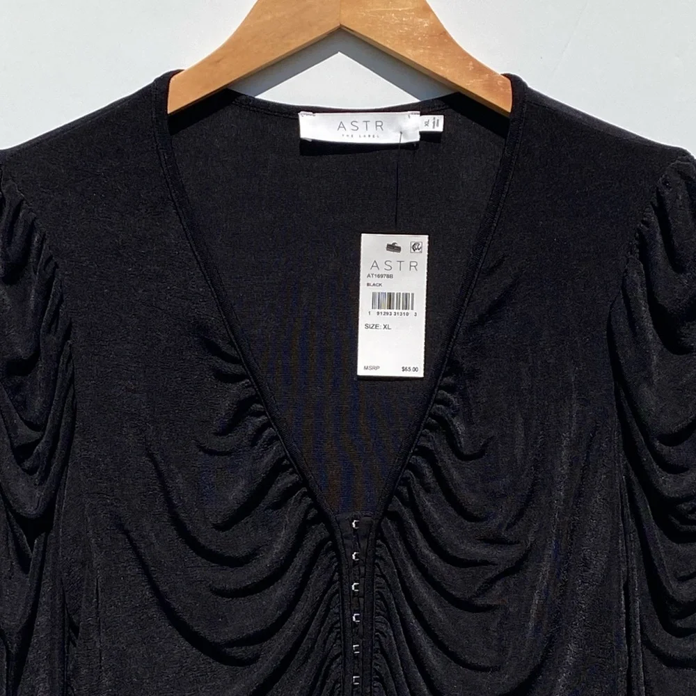 NWT ASTR The Label Women’s Black Ruched Front Long Sleeve Top size XL - Picture 7 of 10
